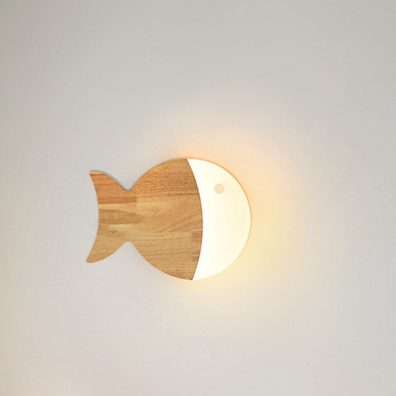 Nordisk – Fisch Wandleuchte aus Holz