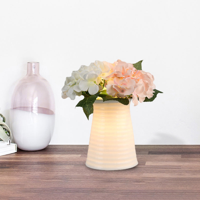 MoonGlaze – Glas-Nachttischlampe im Art-Deco-Stil