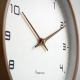 WoodCraft – Minimalistische Wanduhr