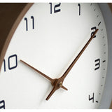 WoodCraft – Minimalistische Wanduhr
