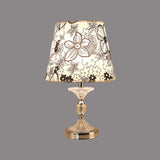 FloraLume – Tischlampe mit Blumenmuster
