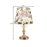 FloraLume – Tischlampe mit Blumenmuster