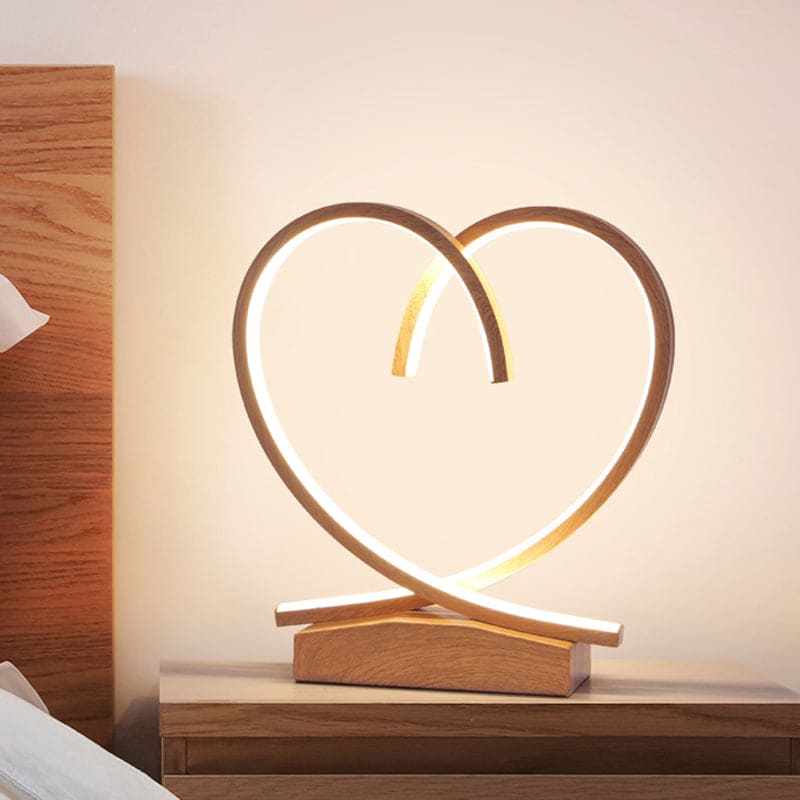 LoveNest – Holz Nachttisch mit Herzmotiv