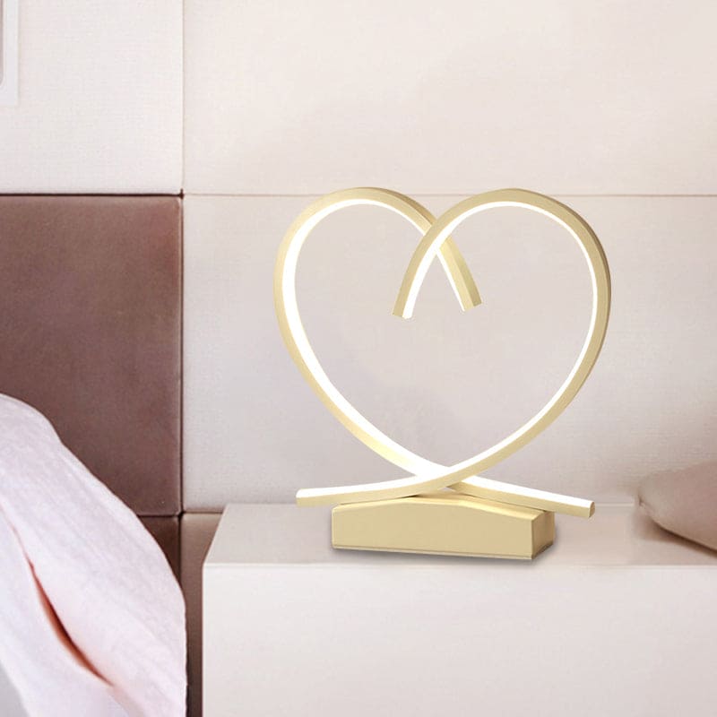 LoveNest – Holz Nachttisch mit Herzmotiv