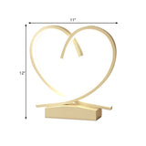 LoveNest – Holz Nachttisch mit Herzmotiv