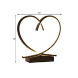 LoveNest – Holz Nachttisch mit Herzmotiv