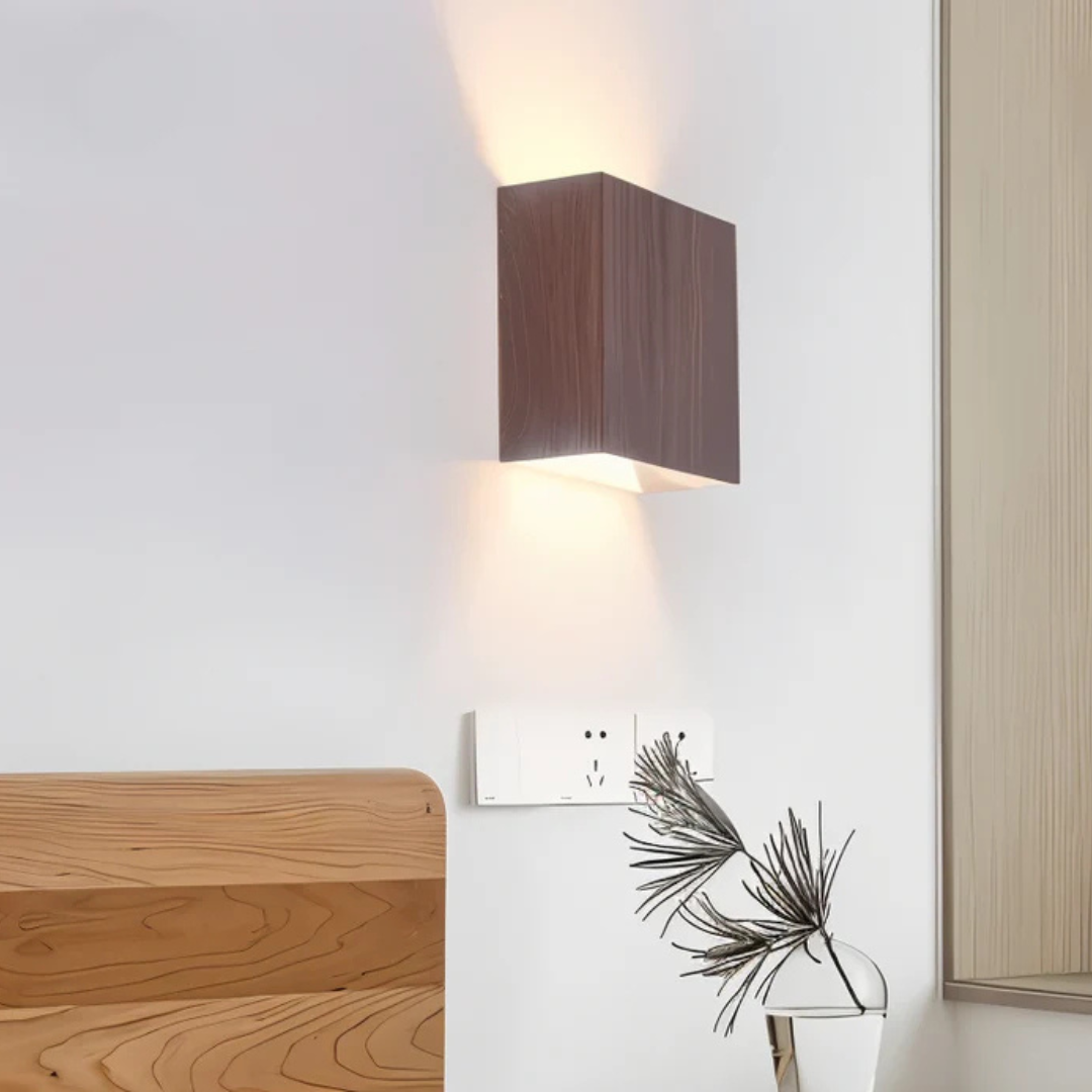 Lento - Innenwandlampe aus Holz