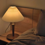 Ilios – Tischlampe aus Holz