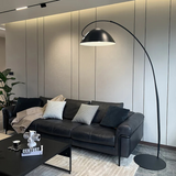 Calla – Schwarze Bogen-Stehlampe