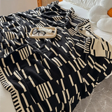Dash - Fleece-Decke Schwarz Beige