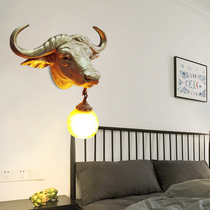 BuffaloGlow – Kristall-Wandleuchte mit Büffelhorn