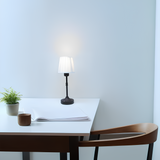 Lumora – Klassische Tischlampe