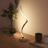 Rustikale – LED-Tischlampe aus Holz