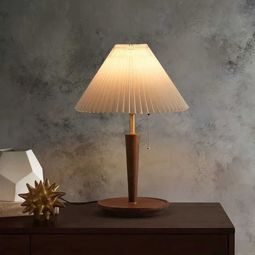 Ilios – Tischlampe aus Holz