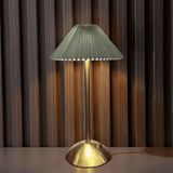 Måns Blume – Kabellose Tischlampe