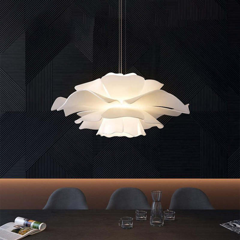 FloraLuxe – Deckenlampe mit Blumenmotiv