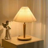 Ilios – Tischlampe aus Holz