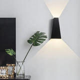 Hades - Minimalistische LED-Wandlampe