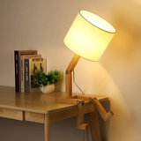 Rilna – Tischlampe aus Holz