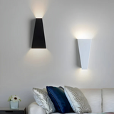 Hades - Minimalistische LED-Wandlampe
