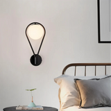 Loop - LED-Wandlampe für den Innenbereich aus Metall und Glas