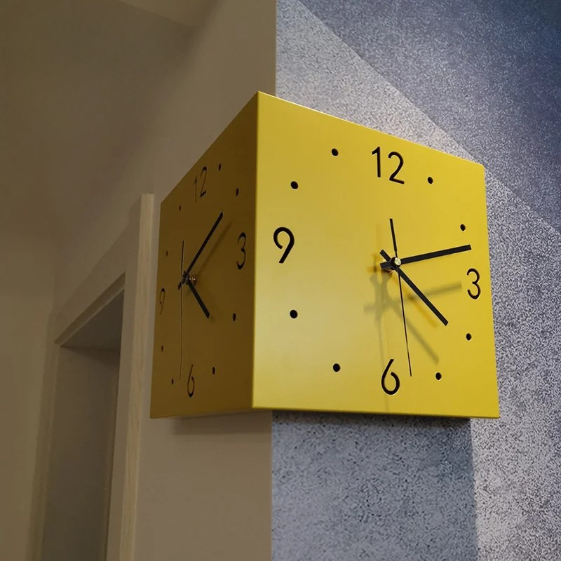 DualEdge - Moderne Wanduhr