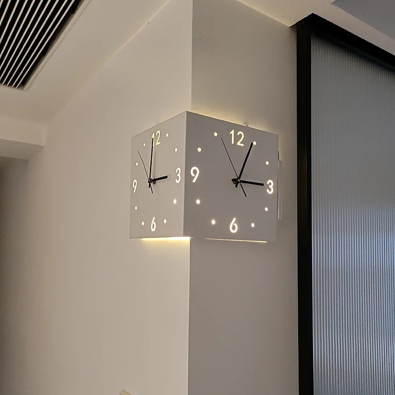 DualEdge - Moderne Wanduhr