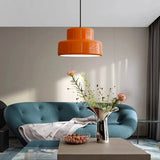 Bauhaus Living – Orangefarbene Pendelleuchte