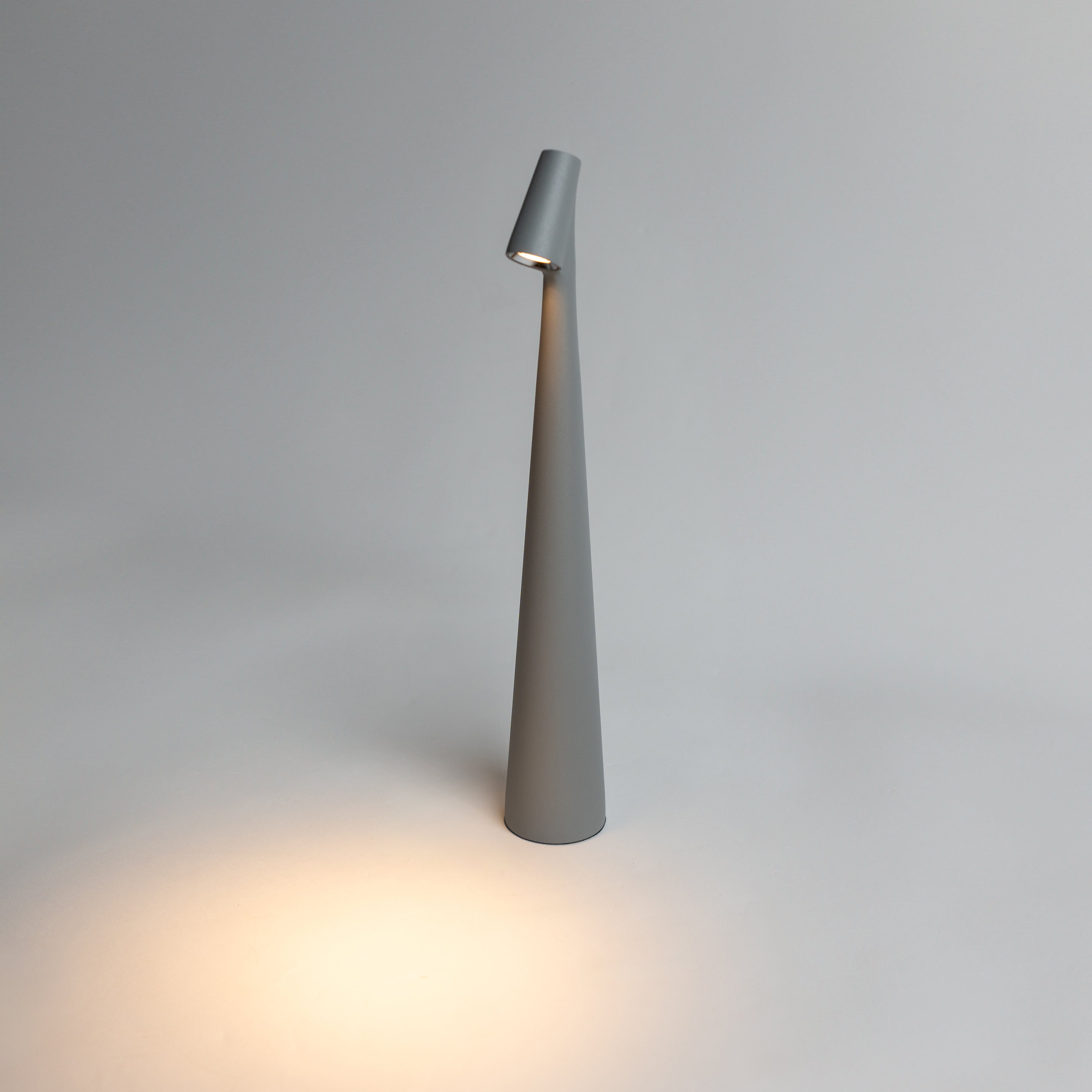 Lumi - Slim Wiederaufladbare Lampe