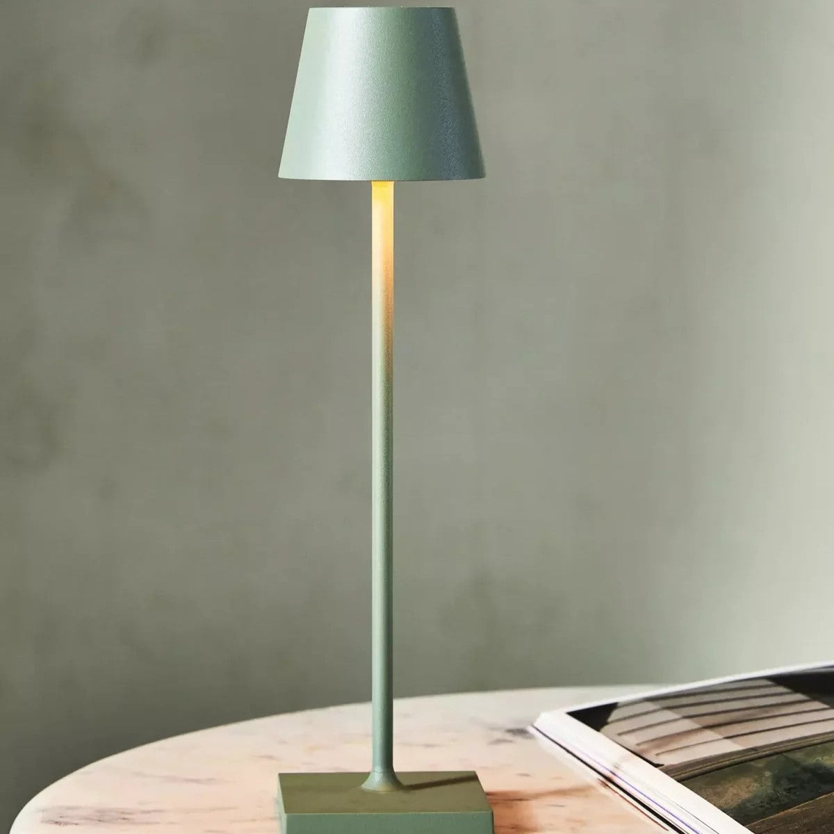 Luminoir – Lange dimmbare Tischlampe