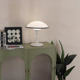AuraForm – Elegante Tischlampe