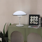 AuraForm – Elegante Tischlampe