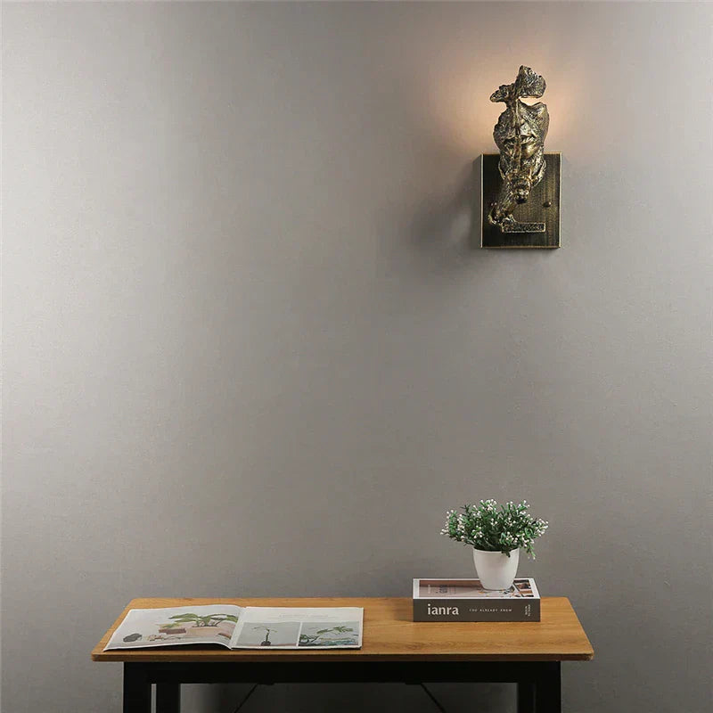 GoldenGaze – Art Deco Wandleuchte