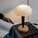 SereniGlow – Künstlerische Tischlampe