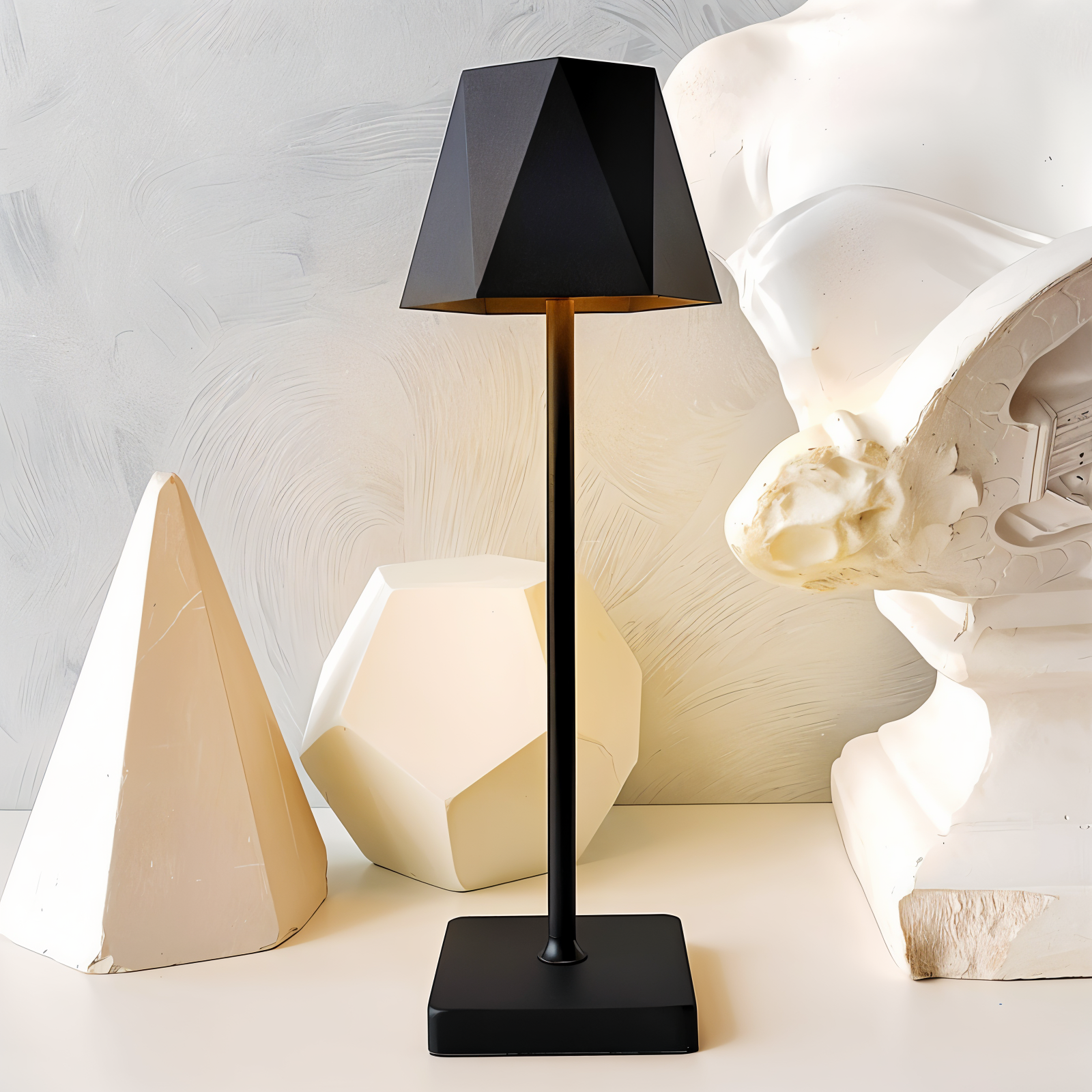 PolyGlow – LED-Tischlampe mit Sechskant-Design