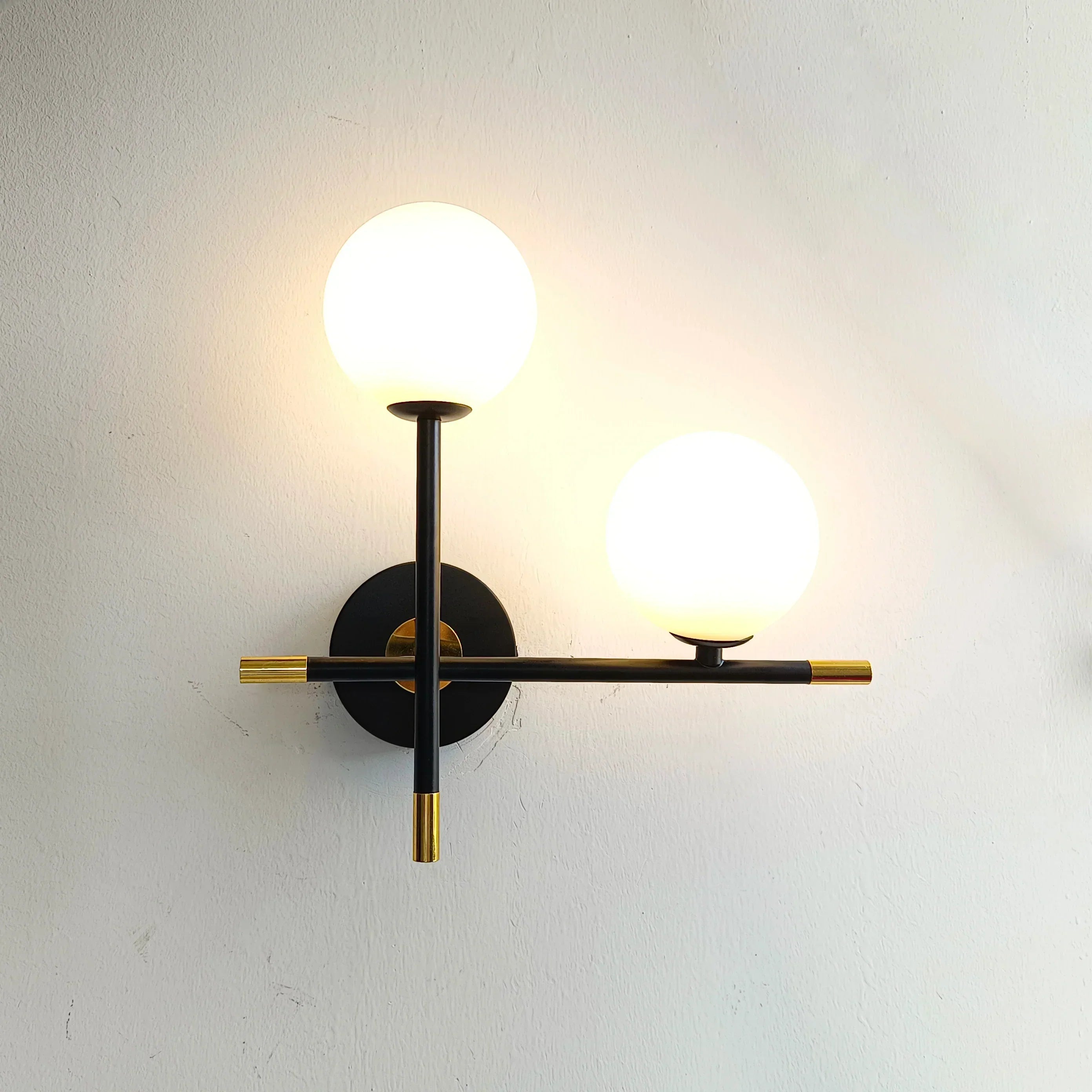 GlobeGlow – LED Wandleuchte