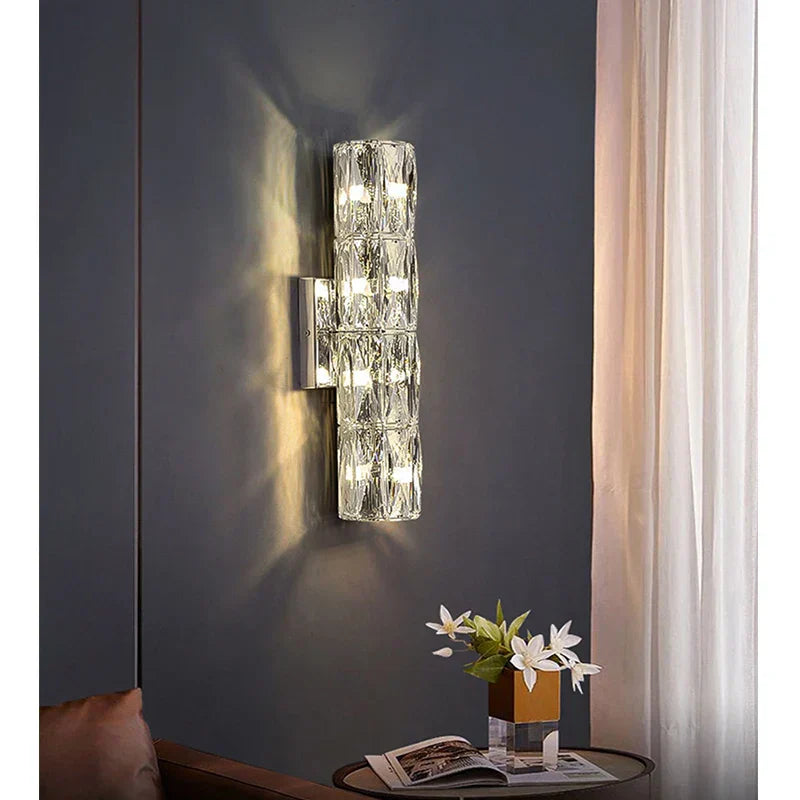 CrystalLuxe – Wandleuchte Schlafzimmer