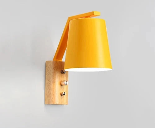 WoodLume – LED Wandleuchte aus Holz