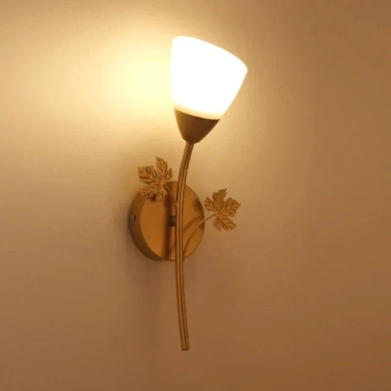 LeafGlow – Vintage Wandleuchte