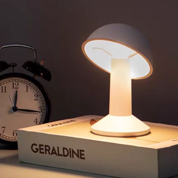 NordicGlow – Skandinavische Tischlampe