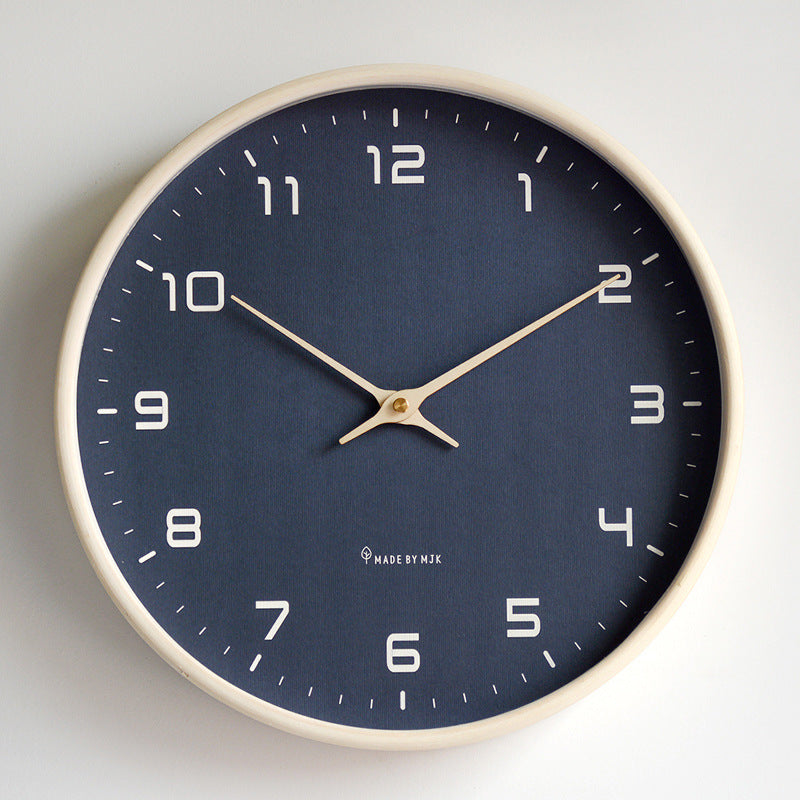 WoodCraft – Minimalistische Wanduhr