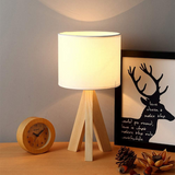 Oikos – LED Tischlampe Holz