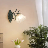 LilyGlow – Wandleuchte mit Blumenmotiv