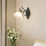 LilyGlow – Wandleuchte mit Blumenmotiv