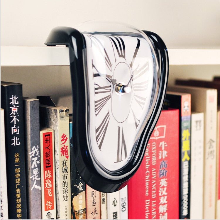 DaliClock – Surrealistische Wanduhr