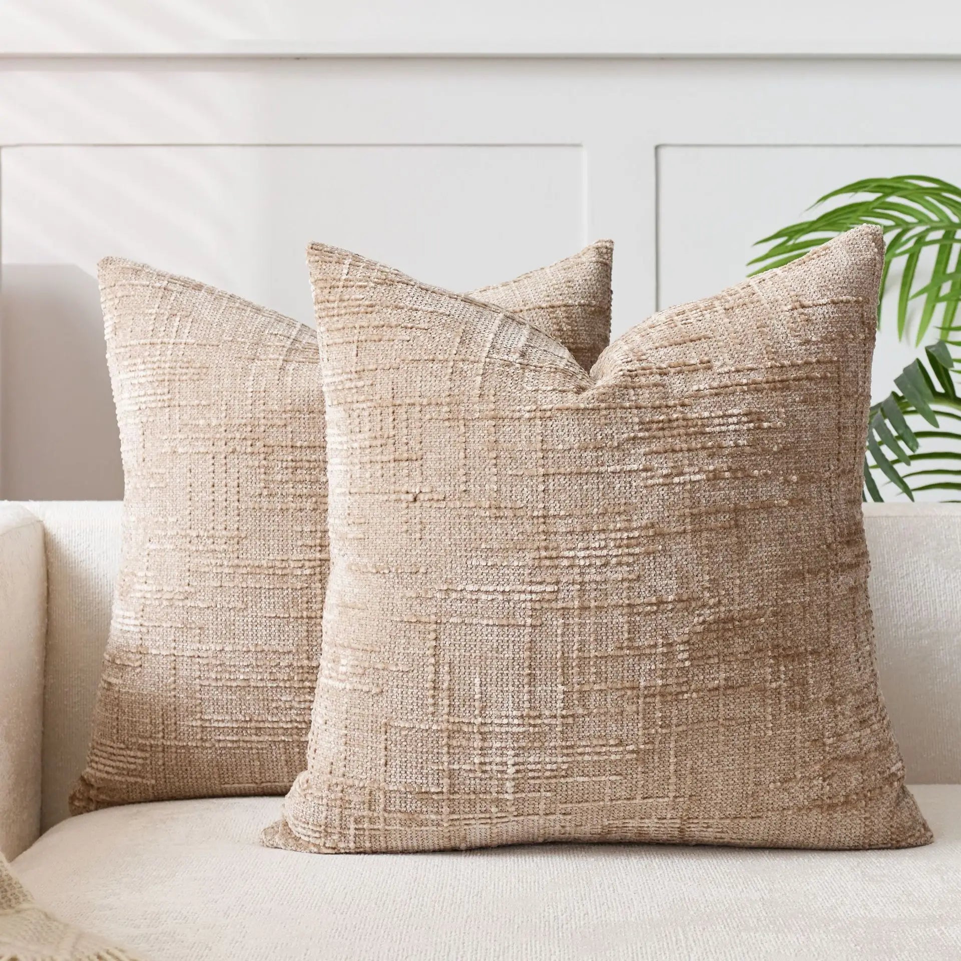 Bamura – Chenille Dekokissen mit Bambusstruktur in Einfarbigem Design