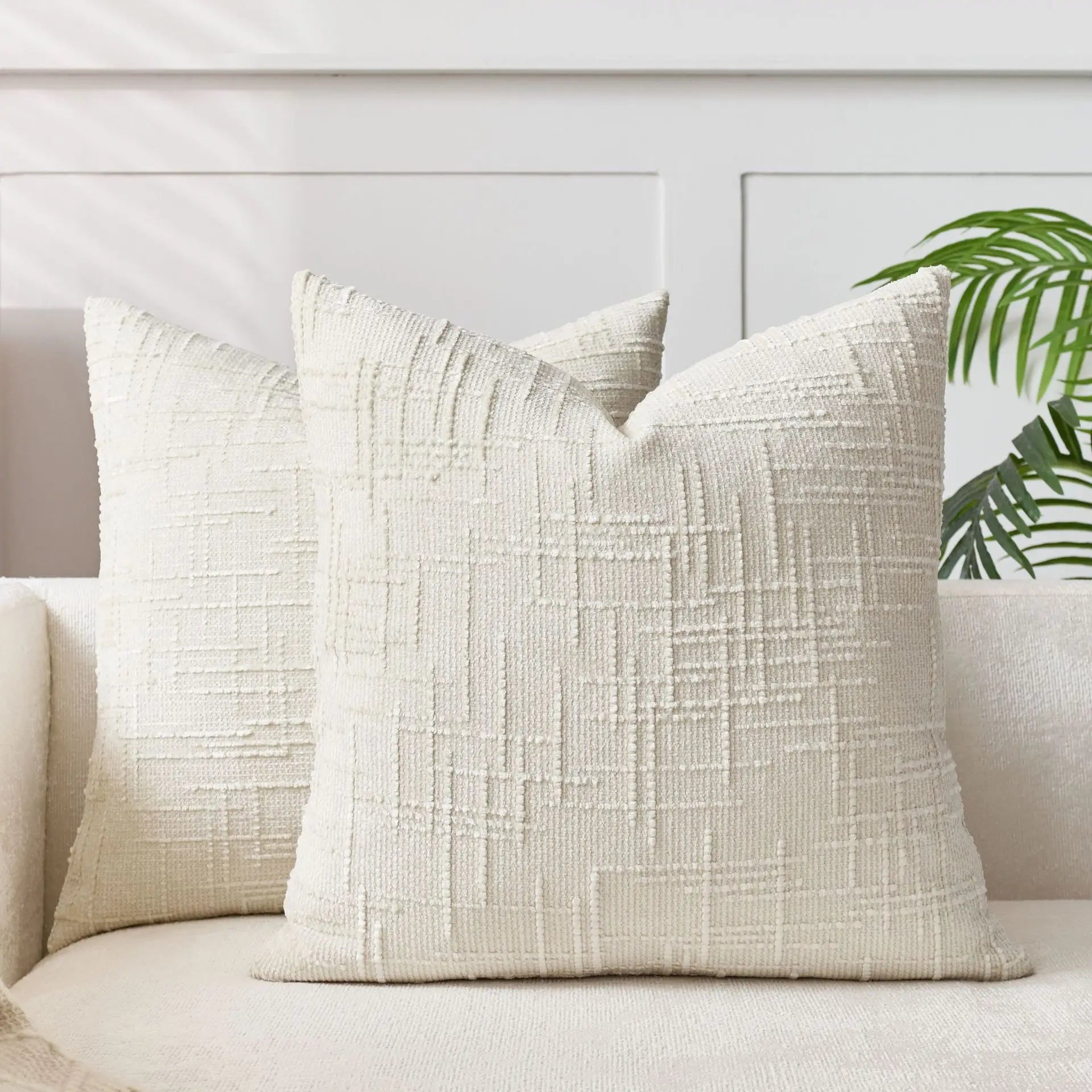 Bamura – Chenille Dekokissen mit Bambusstruktur in Einfarbigem Design