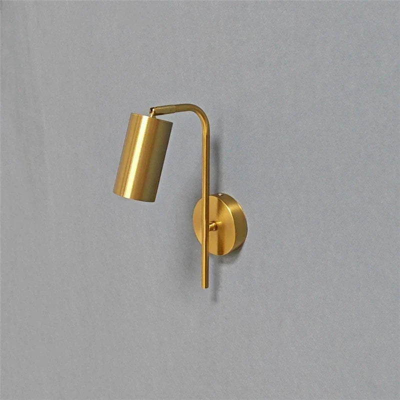 NordicLuxe – Goldene Wandleuchte