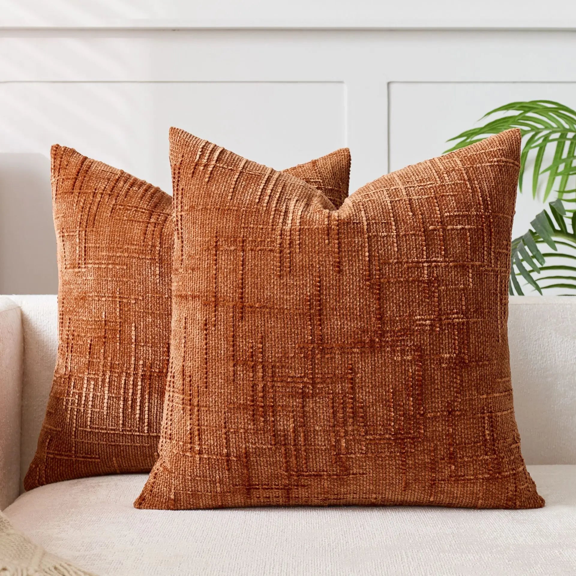 Bamura – Chenille Dekokissen mit Bambusstruktur in Einfarbigem Design