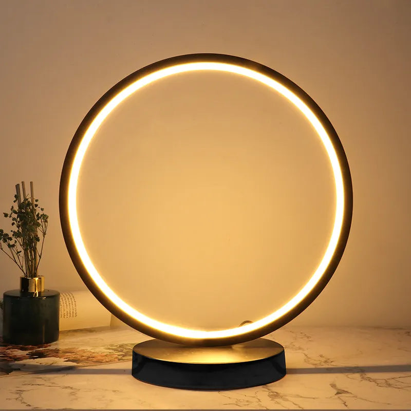 FleurGlow – Dekorative Tischlampe